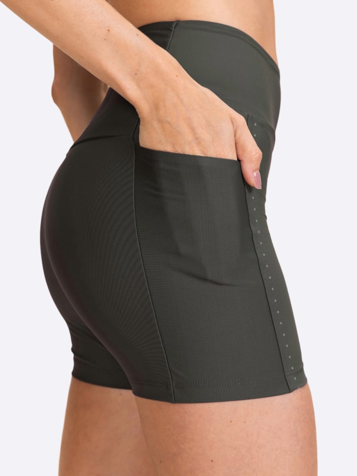 image_b74e5386-3265-48d8-a7bc-ff5c8a1450f9